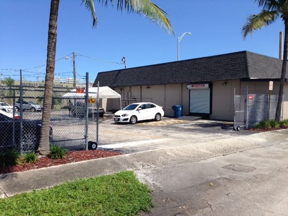 The Avis Building : 701 East Sunrise Boulevard, Fort Lauderdale, FL 33304